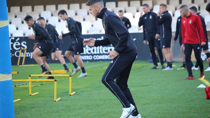 El FC Cartagena prepara a puerta cerrada el partido contra el Talavera