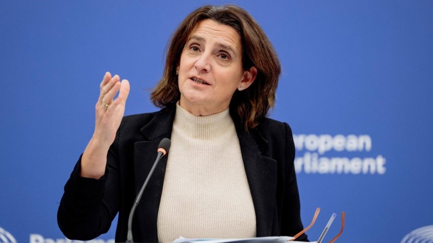 La Comisión Europea plantea rebajar impuestos eléctricos y prohibir cortes de luz ante la crisis energética