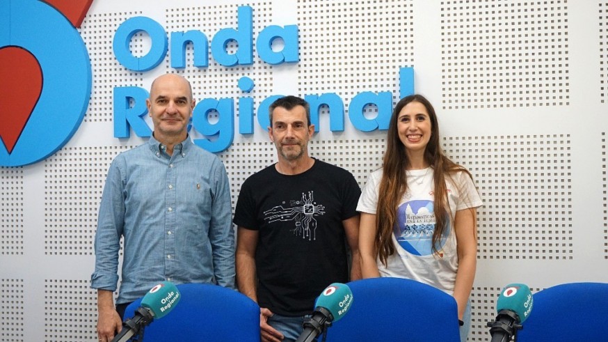 Con Carlos Gago, Bienvenido Espinar y Eva María Alarcón hablamos de la cuarta edición de Matemáticas en la Calle