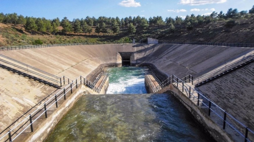 El agua 'incendia' de nuevo la Asamblea Regional