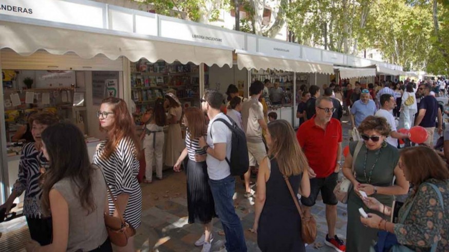 La Feria del Libro de Murcia espera reunir en octubre a otros 200.000 visitantes