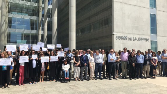 Concentración de jueces y fiscales en la Ciudad de la Justicia de Murcia este martes