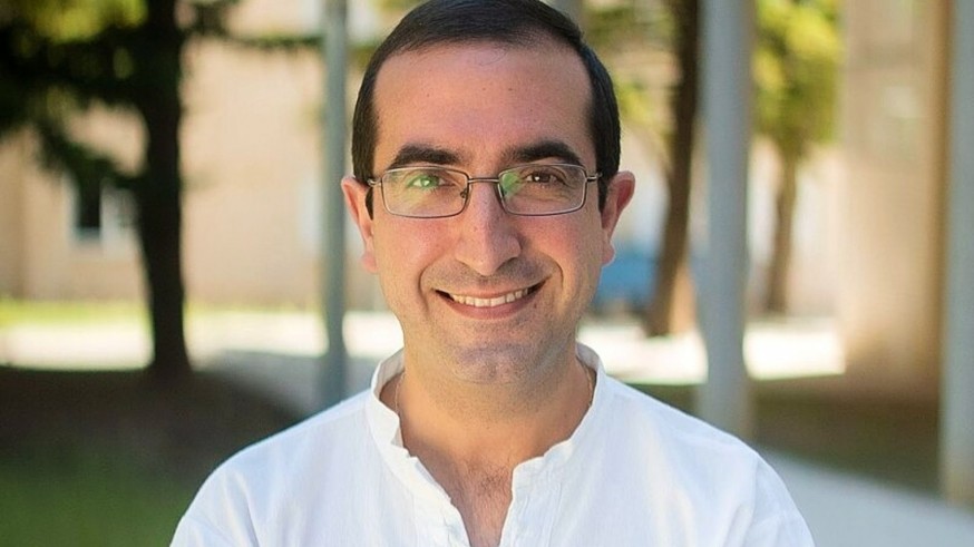 Luis Santamaría, experto en sectas: "La clave está en la presión coercitiva del grupo o el sometimiento al líder"