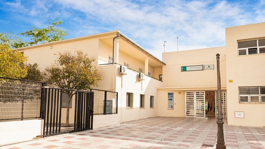 IES Mediterráneo con un caso positivo