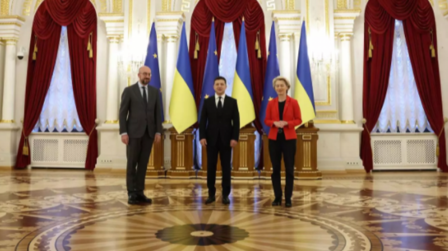 La dependencia energética y la petición ucraniana de adhesión a la UE centra la cumbre de jefes de Estado de la UE en Versalles