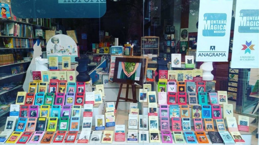 Escaparate de 'La Montaña Mágica'