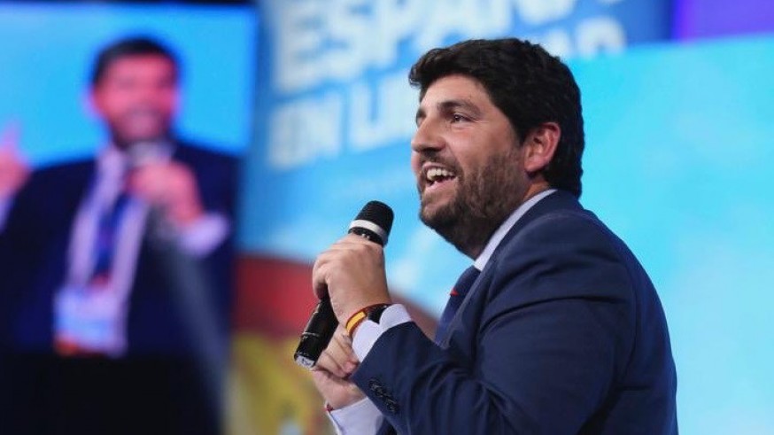 López Miras: 'Espero que Sánchez pueda decirnos porqué no hay un solo euro en los Presupuestos del Estado para el Mar Menor'