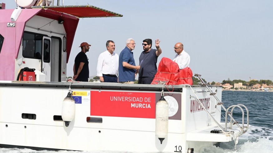 López Miras: "La Región cuenta con una capacidad de seguimiento del Mar Menor sin precedentes"