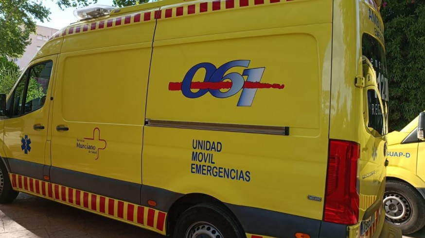Cinco heridos al volcar el vehículo en el que viajaban en Campos del Río