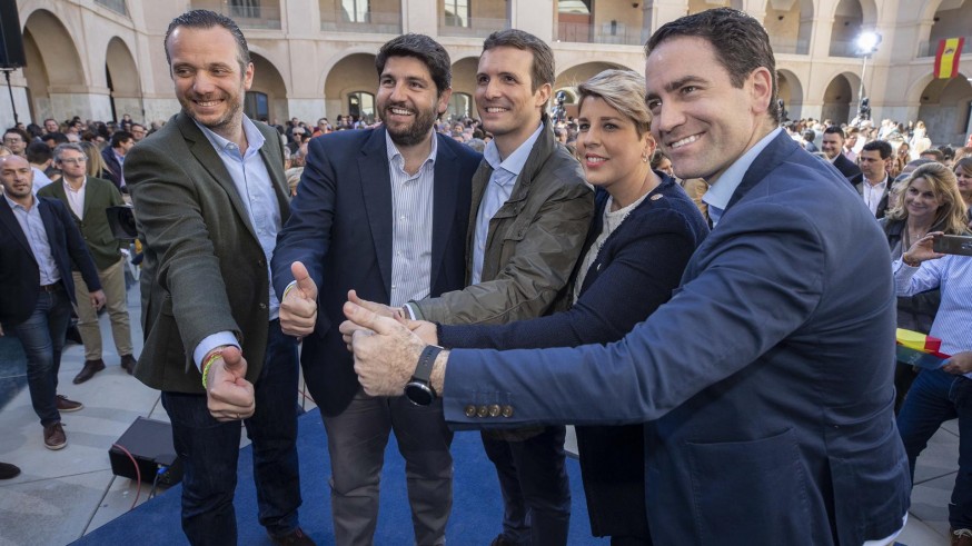 Segado junto a López Miras, Casado, Arroyo y García Egea en un mitin en Cartagena