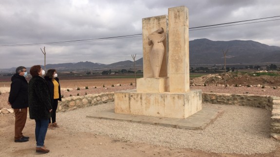 El monumento en memoria de las víctimas en Jumilla