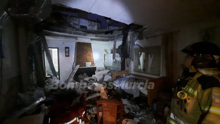 Heridas dos mujeres en el derrumbe del techo de su vivienda en Murcia