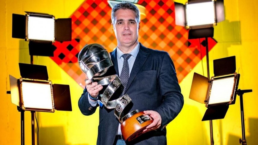 Salva Costa: "Llevar el logo dorado de campeonas te hace crecer como equipo"