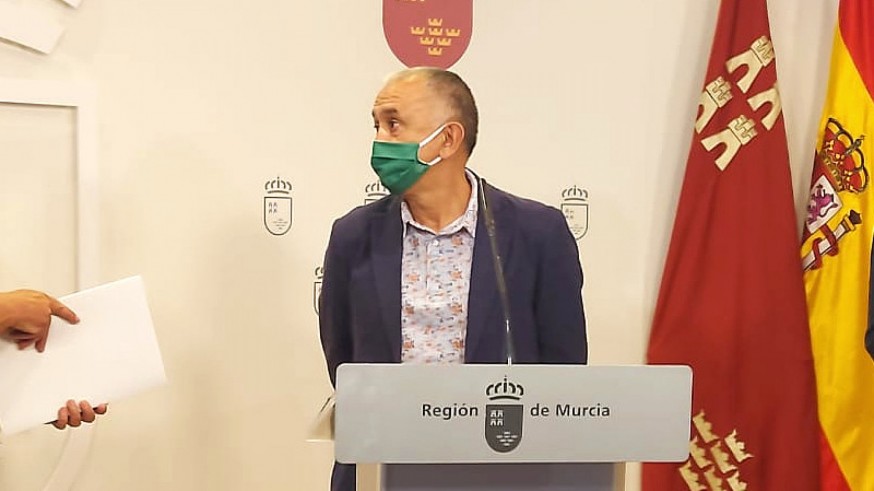 TARDE ABIERTA. Pepe Álvarez: "Las administraciones se amparan en las competencias y acabamos con una situación de incompetencia con el Mar Menor"