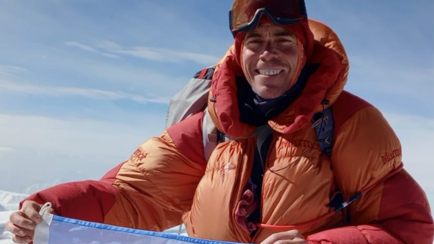 Miguel Madrid, en la cima del K2.