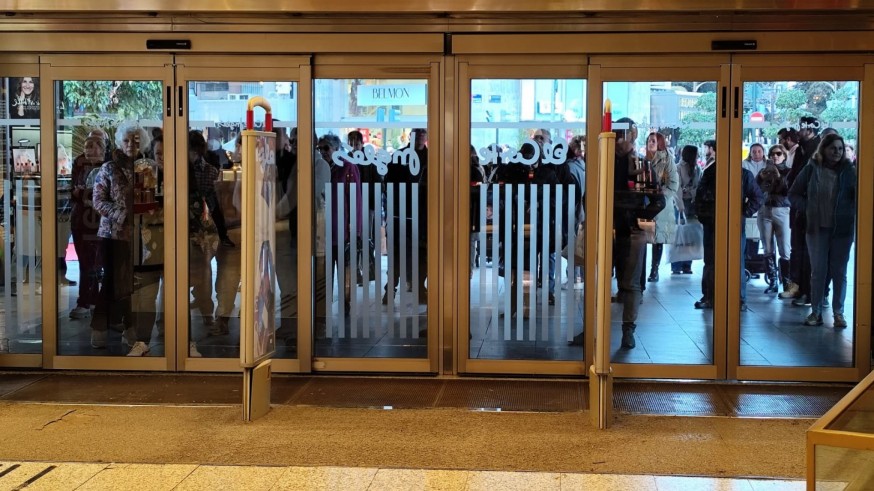 Más de 30.000 personas se lanzan a la búsqueda de la ganga en el primer día de rebajas