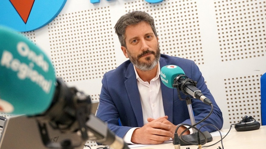 Por sus gustos musicales lo conoceréis: Víctor Egío, diputado regional de Podemos