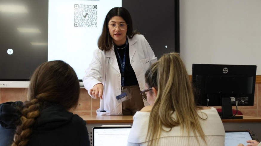 Uno de cada cuatro adolescentes presenta adicción a Internet, según estudio de la UCAM