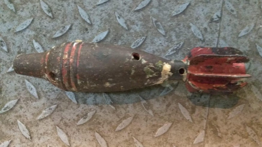 Artefacto localizado en la planta de residuos de Lorca.