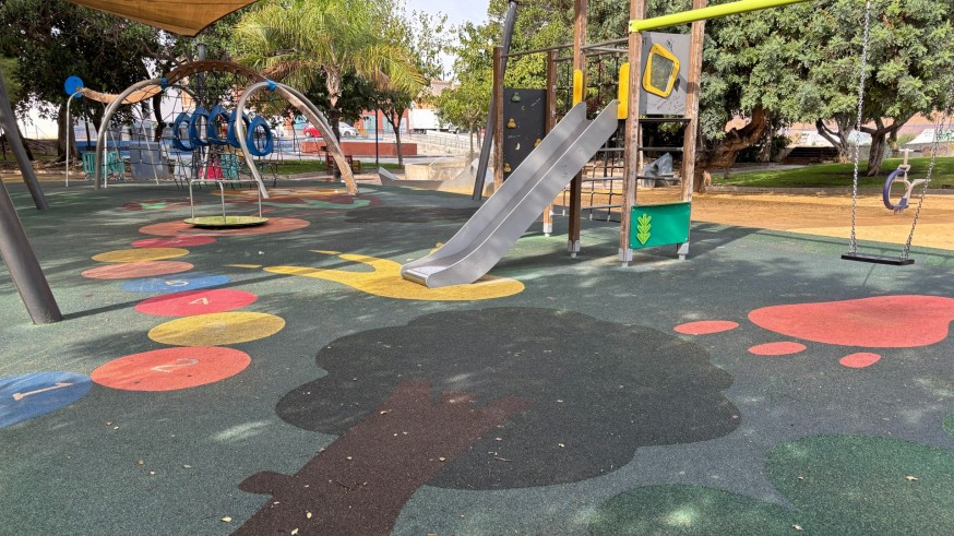 La Región tiene que acelerar la sustitución de los suelos de los parques infantiles