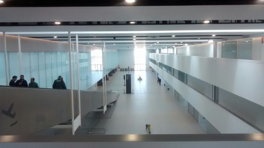 interior del Aeropuerto de Corvera