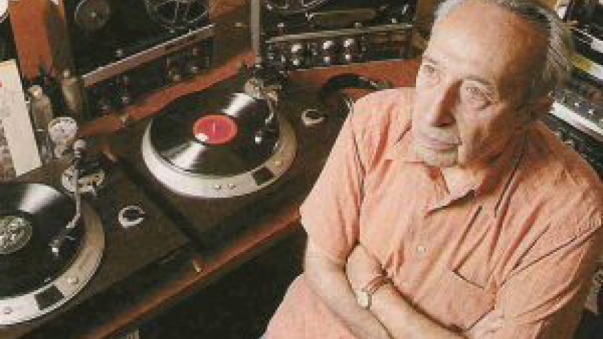 VIVA LA RADIO: El radiolaboratorio de la Dra. Costa. La radio musical nació en la "caravana" de Ángel Álvarez.
