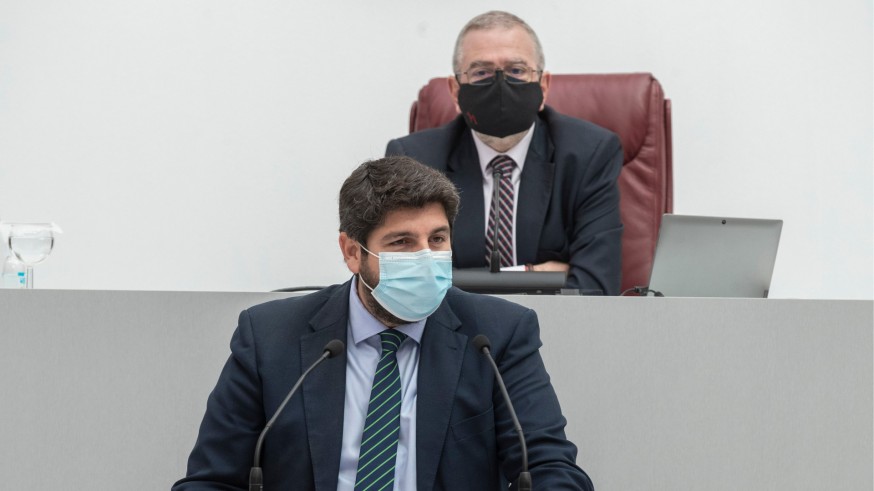 López Miras durante el pleno de la moción de censura