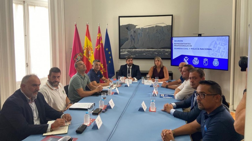 Policía Nacional y Guardia Civil exigen más agentes y embarcaciones para hacer frente a la inmigración irregular en Murcia