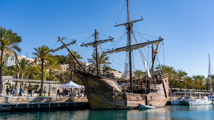 La réplica de la Nao Santa María se despide de Cartagena para continuar su gira europea