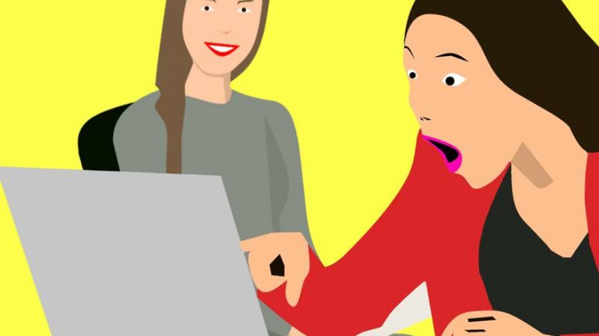 Dibujo de mujeres y ordenador