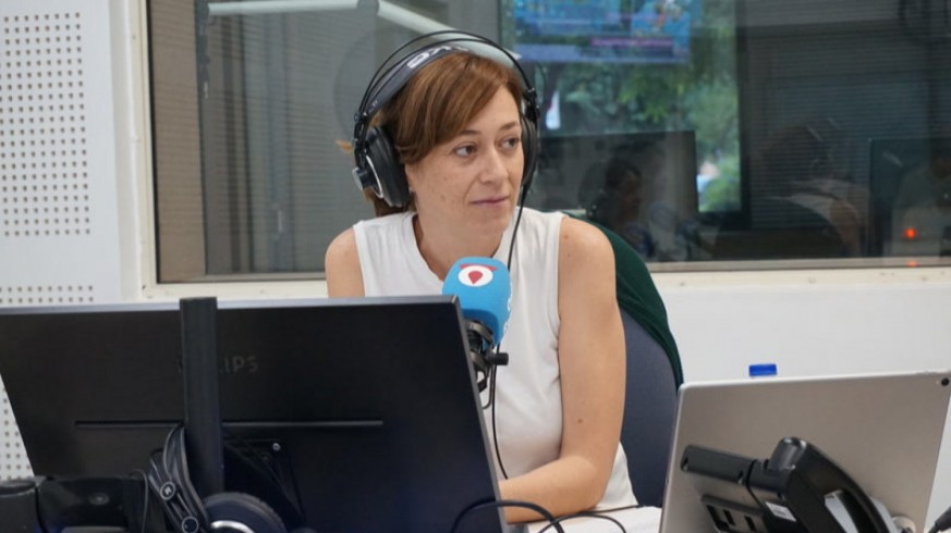 Leticia G. Álvarez dirige y presenta el informativo matinal