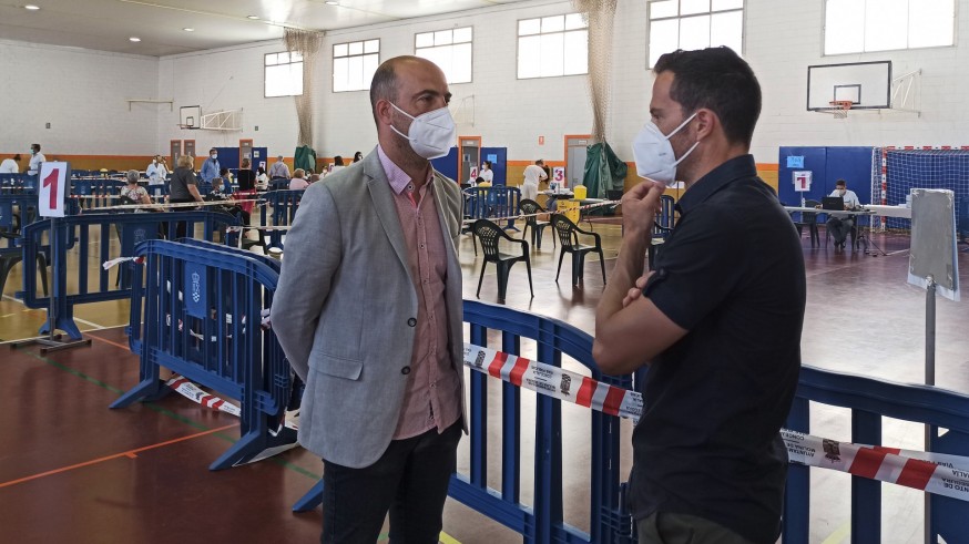 El alcalde de Molina supervisa el proceso de vacunación