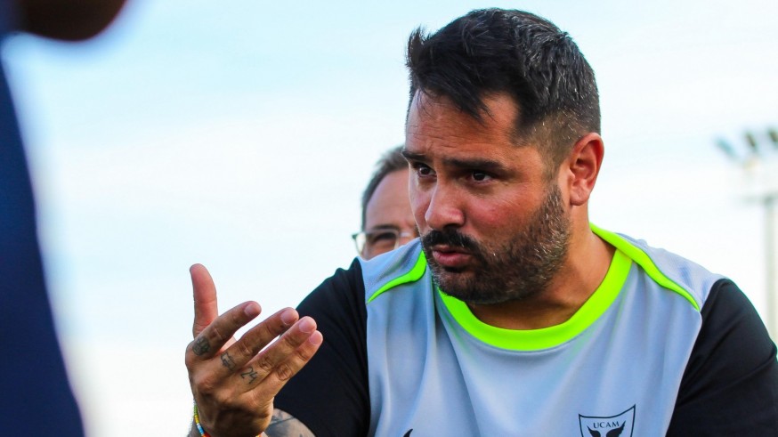 Germán crespo es destituido como entrenador del UCAM, le suple Dani Pina