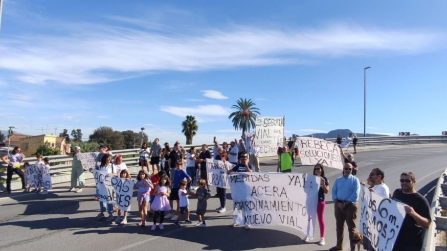 Los vecinos del Camino de Tiñosa piden mejoras en seguridad vial