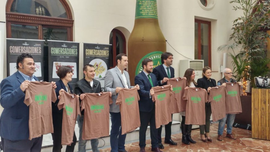 Los coordinadores y patrocinadores de la jornada Comersaciones