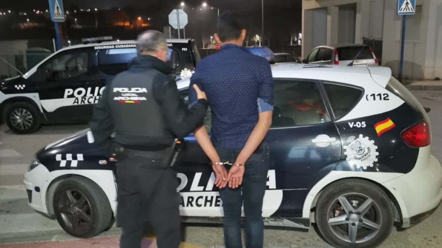 Detenido por amenazar con un machete a varios jóvenes en Archena 