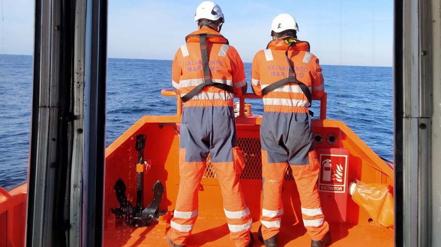 Rescatadas 19 personas en dos embarcaciones cerca de la costa de Cartagena