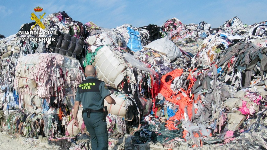 Localizan en Molina más de 800 toneladas de residuos textiles importados irregularmente desde Marruecos