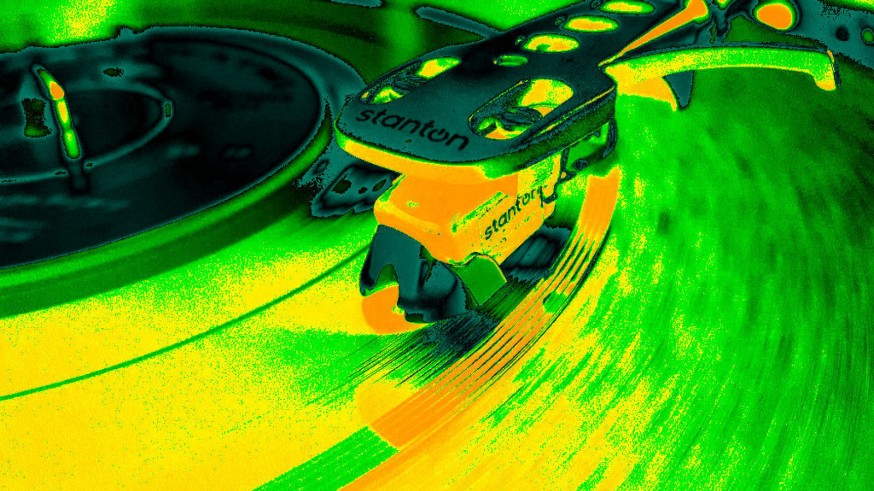 LA RADIO DEL SIGLO. Duelo musical