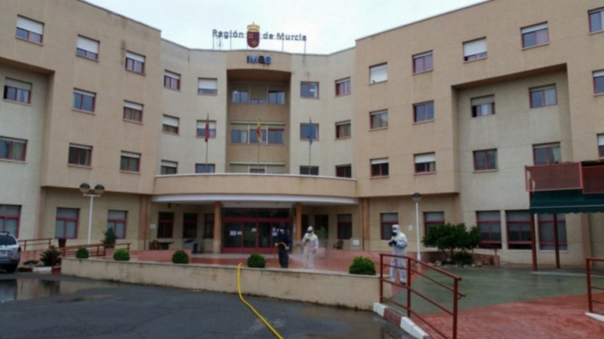 Las residencias de mayores privadas están fuera del alcance de las pensiones murcianas