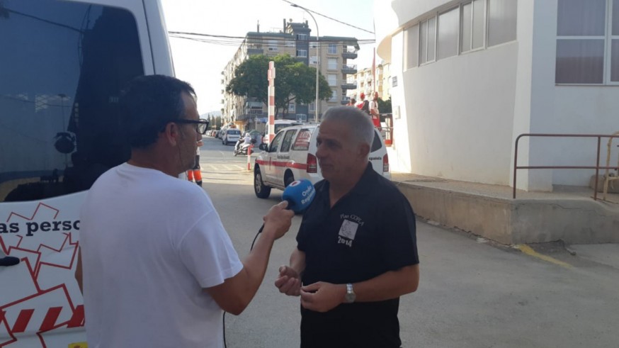 Jaime Zaragoza entrevistando a Juan Antonio Cánovas de Cruz Roja Águilas