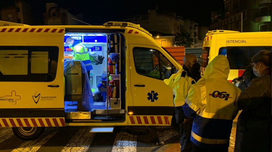 Los servicios sanitarios atienden al herido