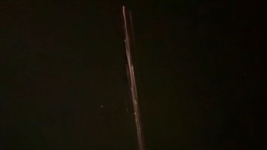 Una bola de fuego cruza el cielo de la Región
