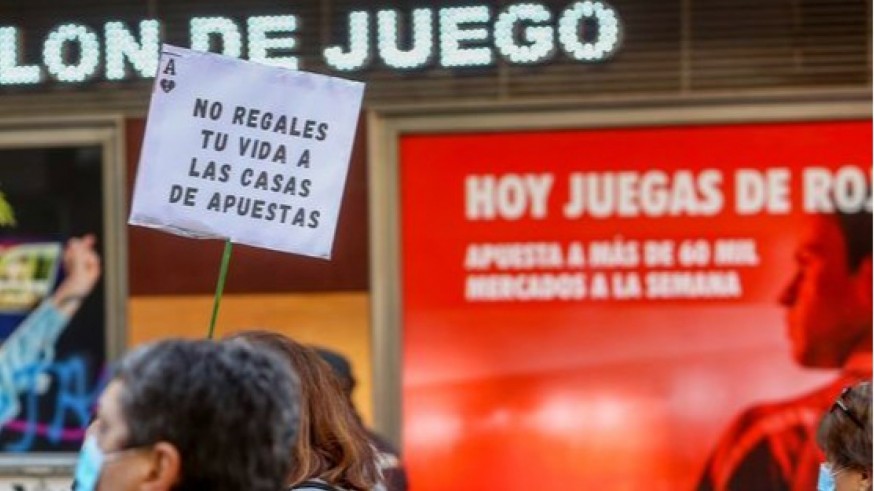 "Las leyes para los salones de juego en la Región de Murcia no existen desde el momento en que no se piden los DNI a los menores"
