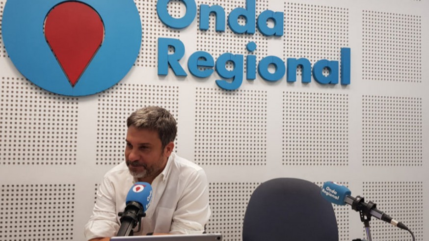El senador Joaquín López durante su entrevista en Onda Regional