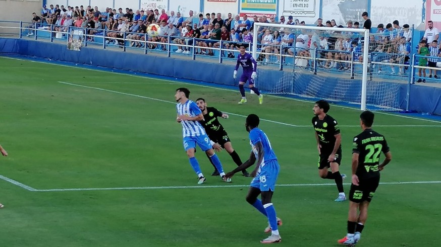 El Águilas sucumbe ante el Extremadura (1-2)