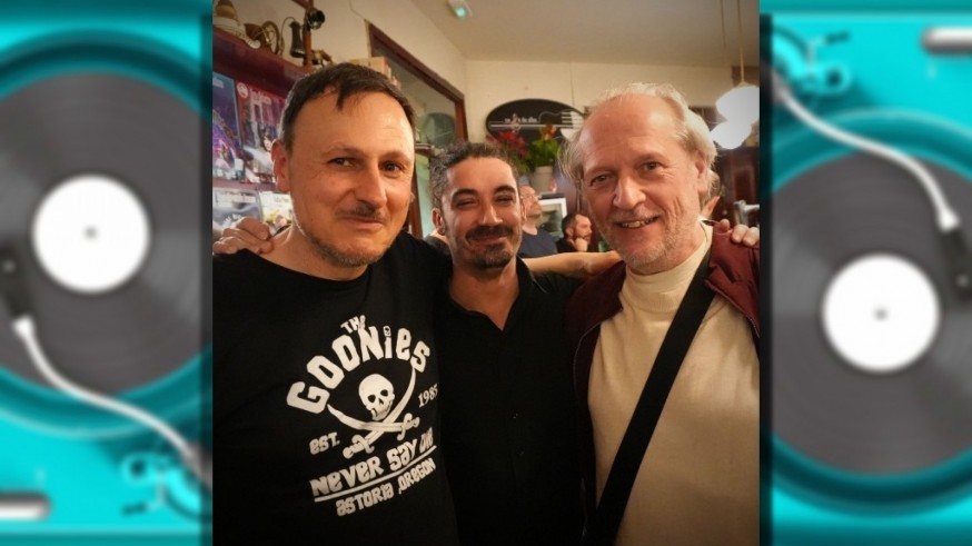 Duelo musical. Con Juan Antonio Sánchez 'JASS', Fran Ropero y Román García escuchamos a Prince, Ca7riel & Paco Amoroso y Los Astrónomos