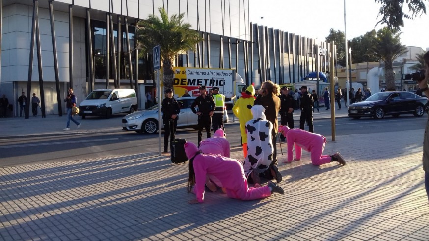 Protesta de los ecologistas en Lorca contra la ganadería industrial