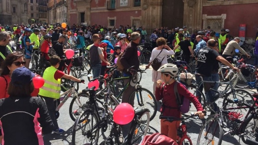 Protesta en bici para exigir un nuevo modelo de movilidad