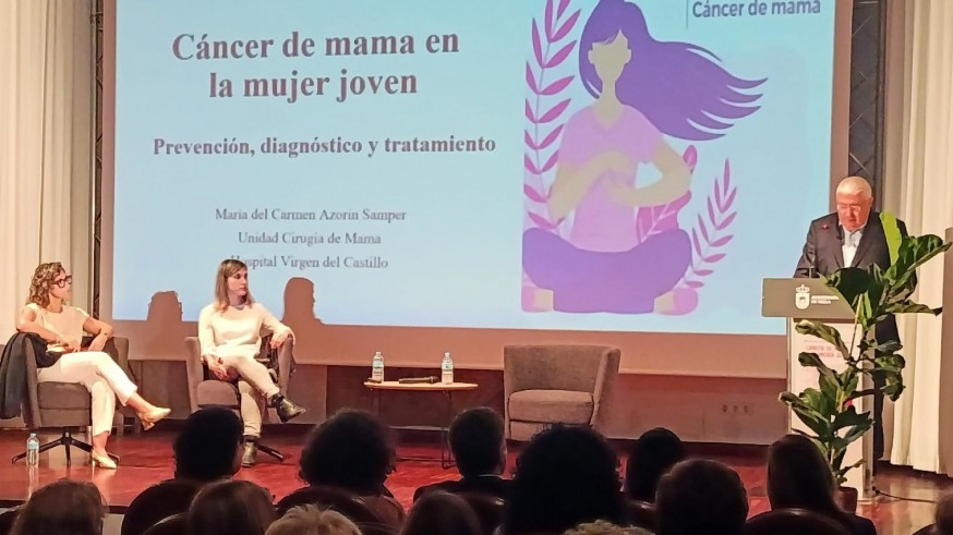 Charla en Jumilla sobre cáncer de mama en mujeres jóvenes